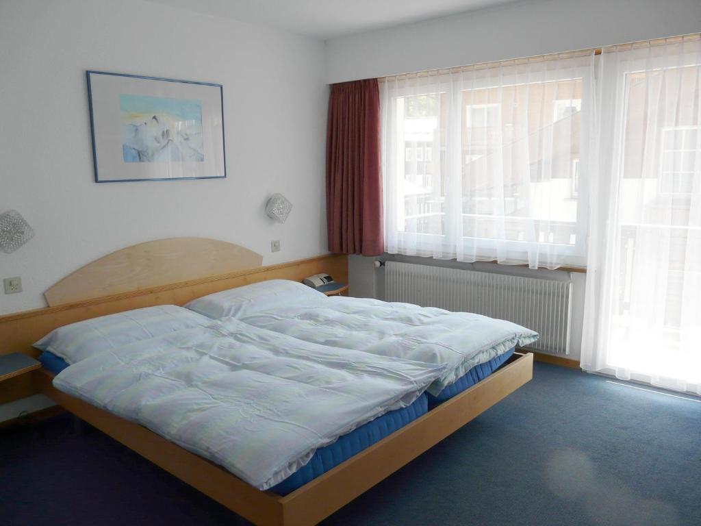 Hotel Garni Domino Saas-Fee Habitación foto